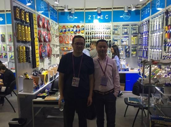 广交会现场报道一：各出奇招博眼球，巧用创意引客流