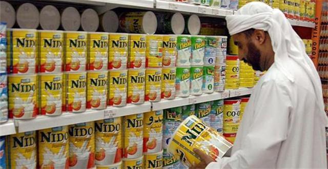 迪拜:超市至少得安排一位非收银员
