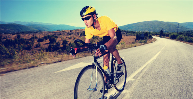 日本有一家努力奋斗的物流小公司,用自行车送