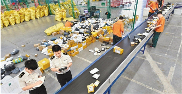 跨境电商持续升温,义乌跨境包裹突破千万 跨境电商持续升温,义乌跨境包裹突破千万 - 新闻图片