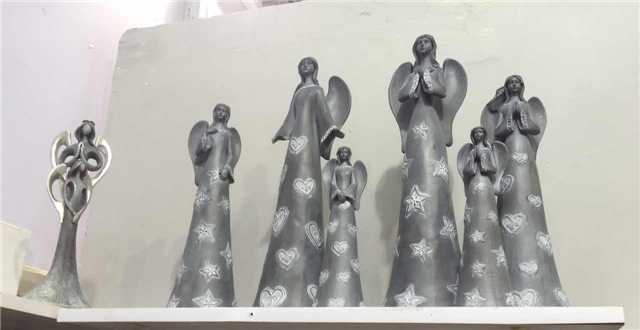 120届广交会图文报道：圣诞陶瓷工艺品受到青睐，创意引领时代发展潮流