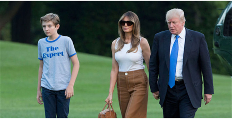 特朗普儿子搬进白宫时所穿T恤意外成爆款-雨果网