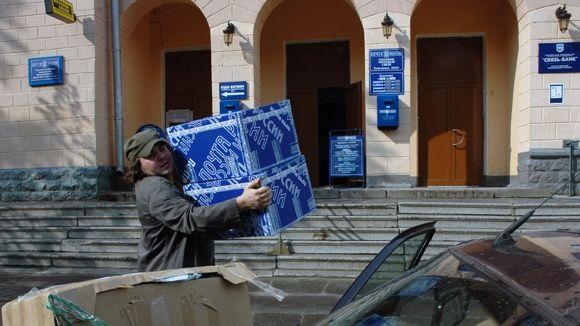 俄罗斯约有400万人跨境网购，卢布今年跨境网购额将达千亿卢布