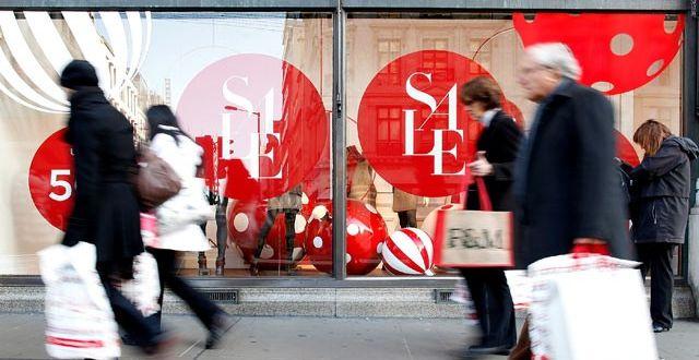 美国人假日送礼很疯狂,购物开销远超预算 美国人假日送礼很疯狂,狂购购物开销远超预算