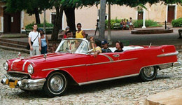 古巴人可以自由买车了，价格飙升近4倍