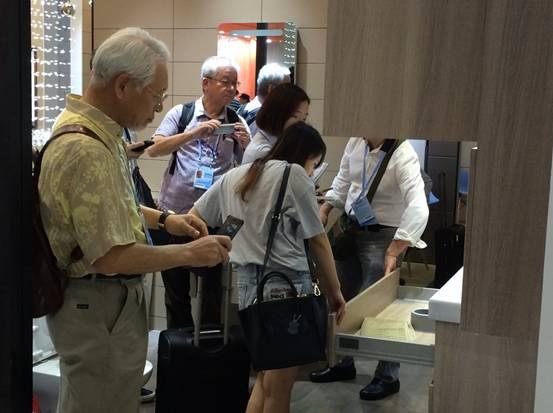 广交会现场报道十：外贸政策趋向宽松，非洲人爱买摩托车