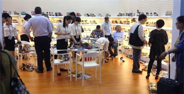 广交会现场报道二十三:中小鞋企库存压力不大,箱包产品同质化高