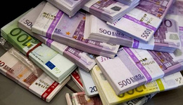 法国要“抛弃”美元，中欧贸易或用人民币与欧元结算