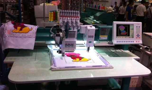 广交会:首日上午机械汽配等展区火爆 广交会:首日上午机械汽配等展区火爆