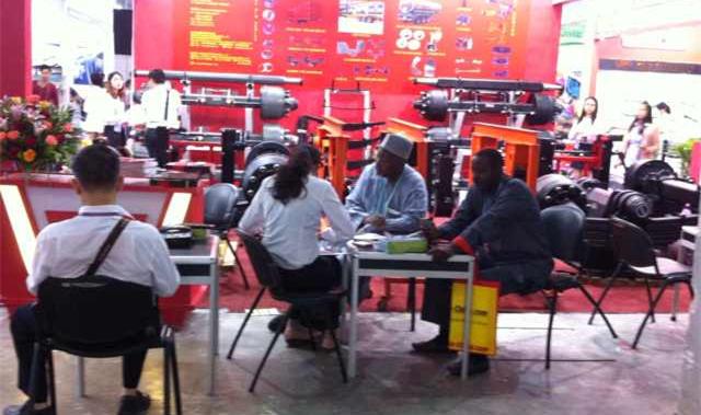 广交会:首日上午机械汽配等展区火爆 广交会:首日上午机械汽配等展区火爆