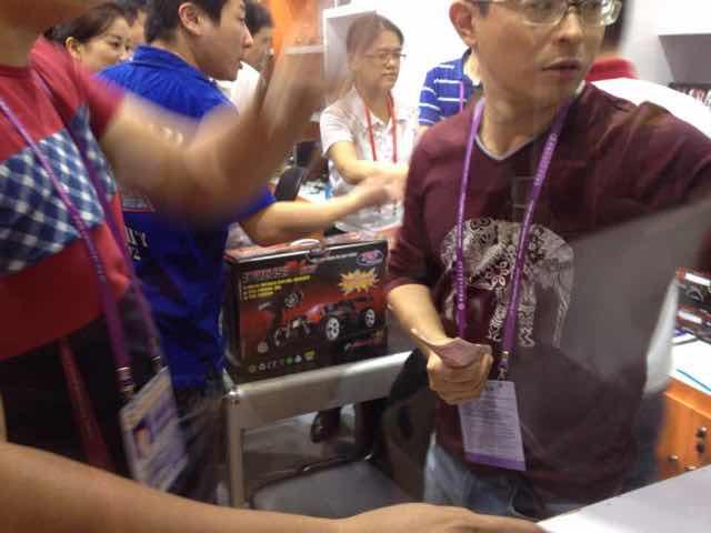 广交会：展商甩卖玩具引热潮，家居用品展区冷冷清清