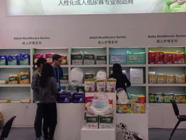 广交会：展商甩卖玩具引热潮，家居用品展区冷冷清清