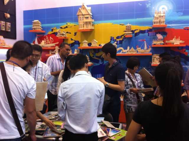 广交会：展商甩卖玩具引热潮，家居用品展区冷冷清清