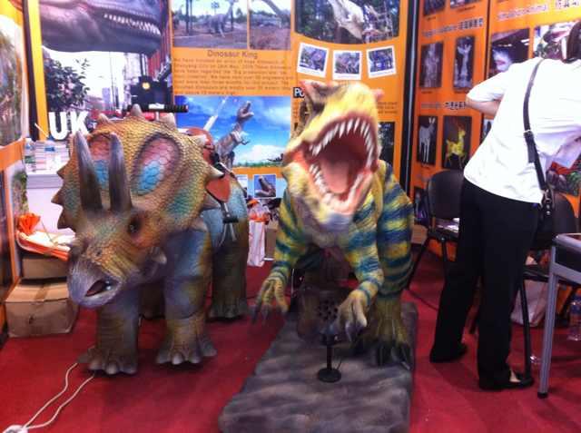 广交会：展商甩卖玩具引热潮，家居用品展区冷冷清清