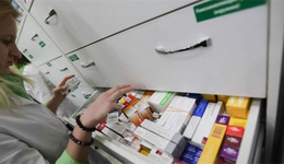 俄罗斯药品75%依赖进口，卢布贬值引发“药荒”