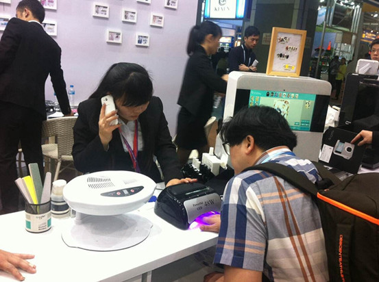 117届广交会现场报道①：科技类产品受人关注，创新商品琳琅满目