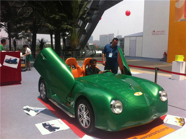 117届广交会现场报道④：国内外商家产品各有千秋，农用翻地机造型也卖萌