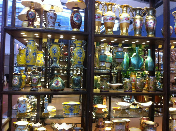 117屆廣交會現(xiàn)場報道⑧：工藝品款式眾多，栩栩如生難辨真假