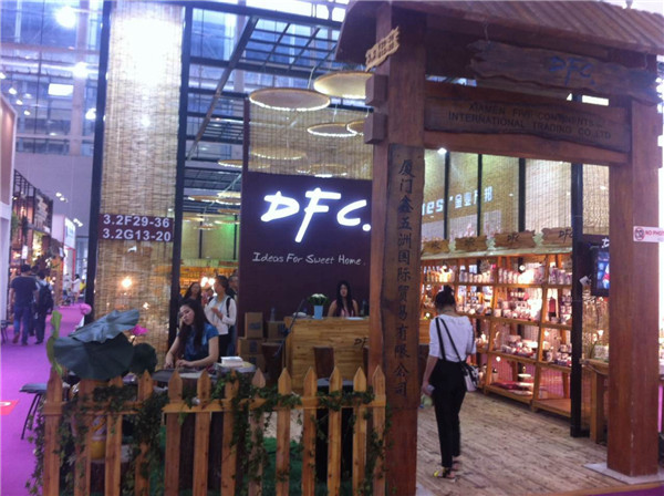 117屆廣交會現(xiàn)場報道⑧：工藝品款式眾多，栩栩如生難辨真假