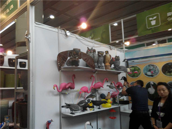 117屆廣交會現(xiàn)場報道⑧：工藝品款式眾多，栩栩如生難辨真假