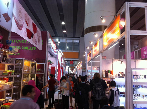 117届广交会现场报道⑩：厨具展区人气爆棚，中国风仿古“大缸”引人围观