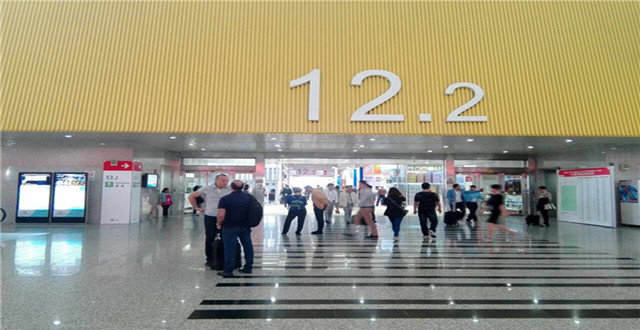 117届广交会现场报道⑪：厨具用品五颜六色，现场“陶瓷模特”引人瞩目