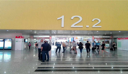 117届广交会现场报道⑪:厨具用品五颜六色,现场“陶瓷模特”引人瞩目