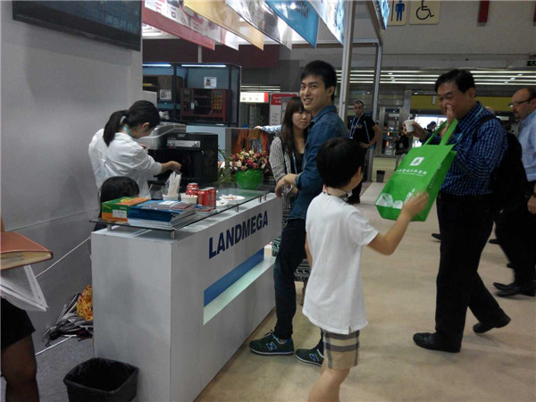 117届广交会现场报道⑭：古木家具演绎中国韵味，二期尾声商家火力全开