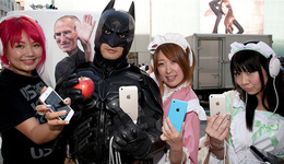 日本女子高中生独爱iPhone，或引手机壳热销