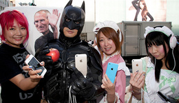 日本女子高中生独爱iPhone,或引手机壳热销