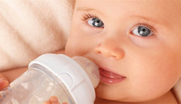 荷兰一乳品商现错装奶粉，婴儿误食或致死