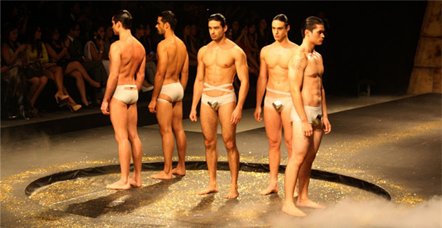 澳大利亚：男士性感内衣在网上热卖，蕾丝丁字裤亮瞎眼