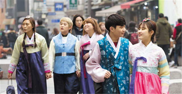 韩国：女性网购韩服数量大幅增加，偏好亮色因为拍照效果好