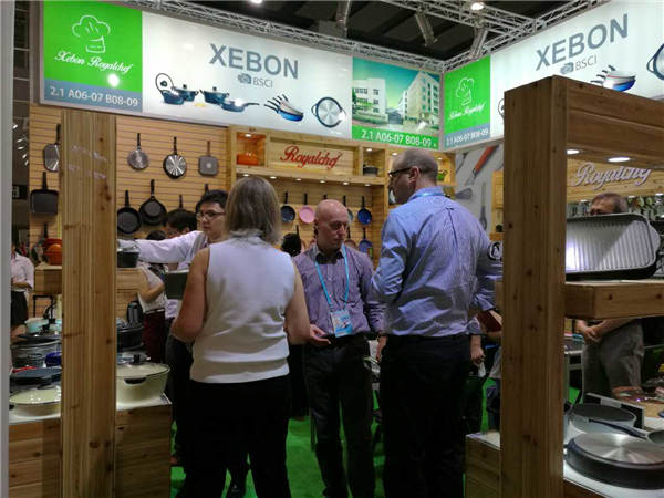 120届广交会图文报道：宠物用品被“跟卖”严重，定制化成厨具差异化竞争发力点