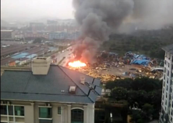 紧急！今早东莞雅园工业区突发火灾