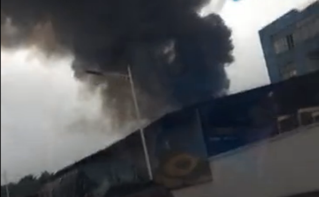 紧急！今早东莞雅园工业区突发火灾