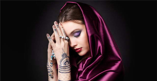 2016印度时尚电商关键词:全球购，还有露肩装