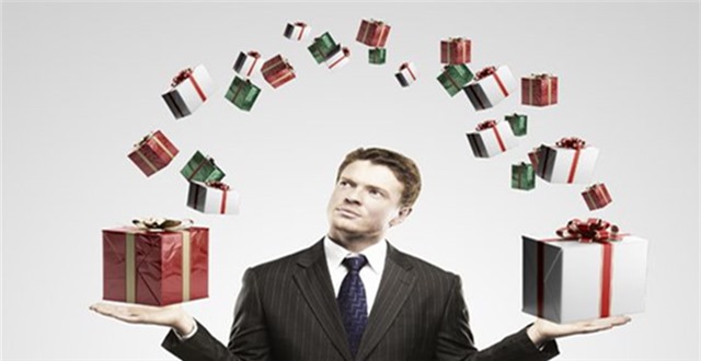 英国警局什么都在eBay卖：鲁布托鞋子、豪车、名牌包包…