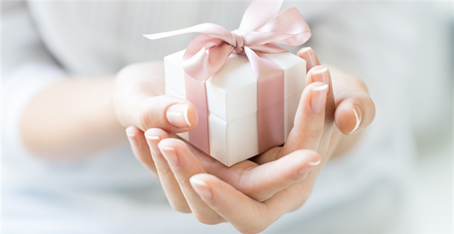 World First要送你iPhone7，你好意思残忍拒绝？