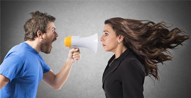 买家和电商卖家吵了三个月，就为了一条裤子的颜色