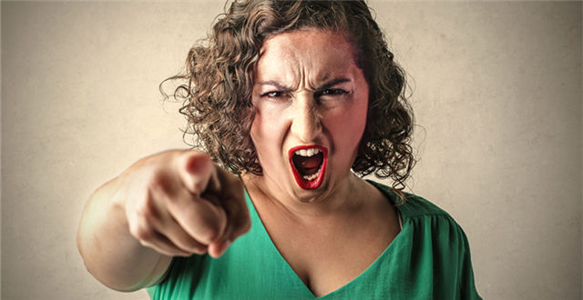 甘地头像被印在拖鞋上，印度又怒了