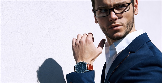 亚洲廉价电池手表威胁瑞士传统手表行业,电商成破局利器 亚洲廉价电池手表威胁瑞士传统手表行业,瑞士电商成破局利器