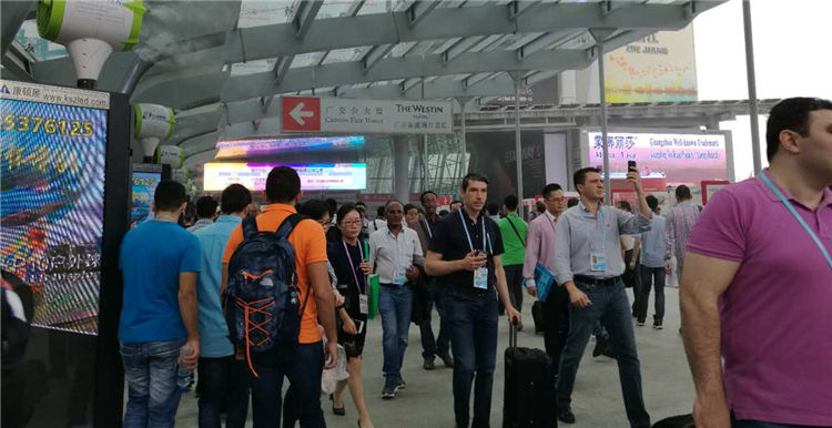 直击第121届广交会：小小照明灯，竟然让亚马逊主动抛出“橄榄枝”