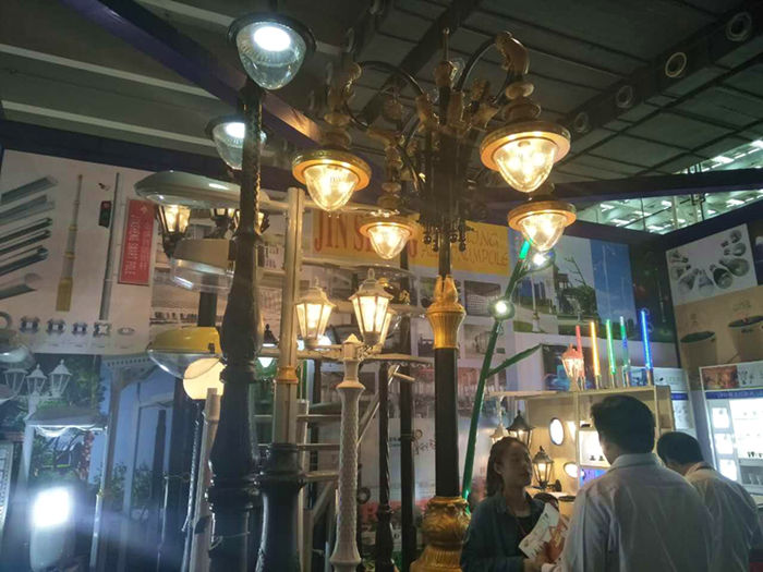 121届广交会图文报道：瓷砖展商冷暖不均，价格战硝烟依旧