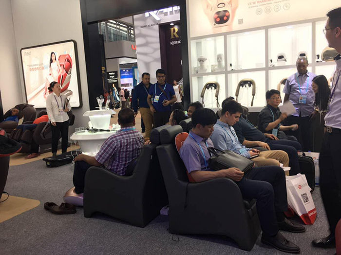 121届广交会图文报道：瓷砖展商冷暖不均，价格战硝烟依旧