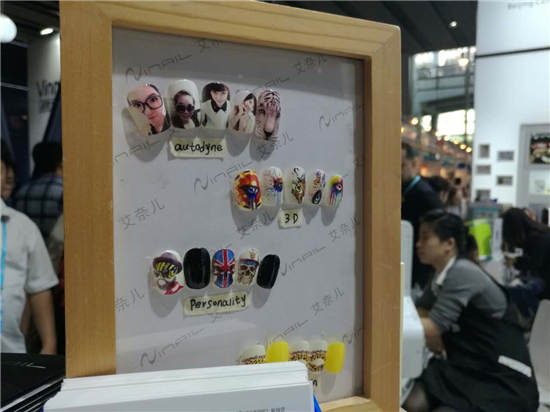 121屆廣交會(huì)圖文報(bào)道：電動(dòng)滑板車歐美火爆，最有“心機(jī)”展商靠美人吸睛