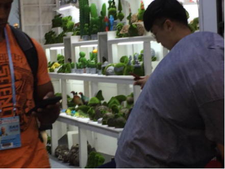 121届广交会图文报道：小小蜡烛有大大的学问，木制工艺深受海外追捧