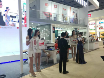 121届广交会图文报道：小小蜡烛有大大的学问，木制工艺深受海外追捧