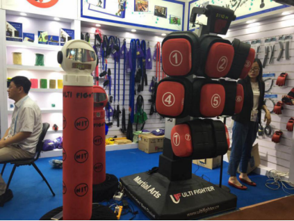 121届广交会图文报道：新奇亮眼产品吸引八方客，户外产品备受青睐