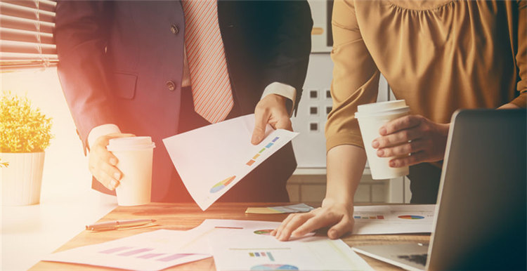 广交会巴拉圭采购商：供应商起订量太高难以接受，鞋服及化妆品是网购热销品